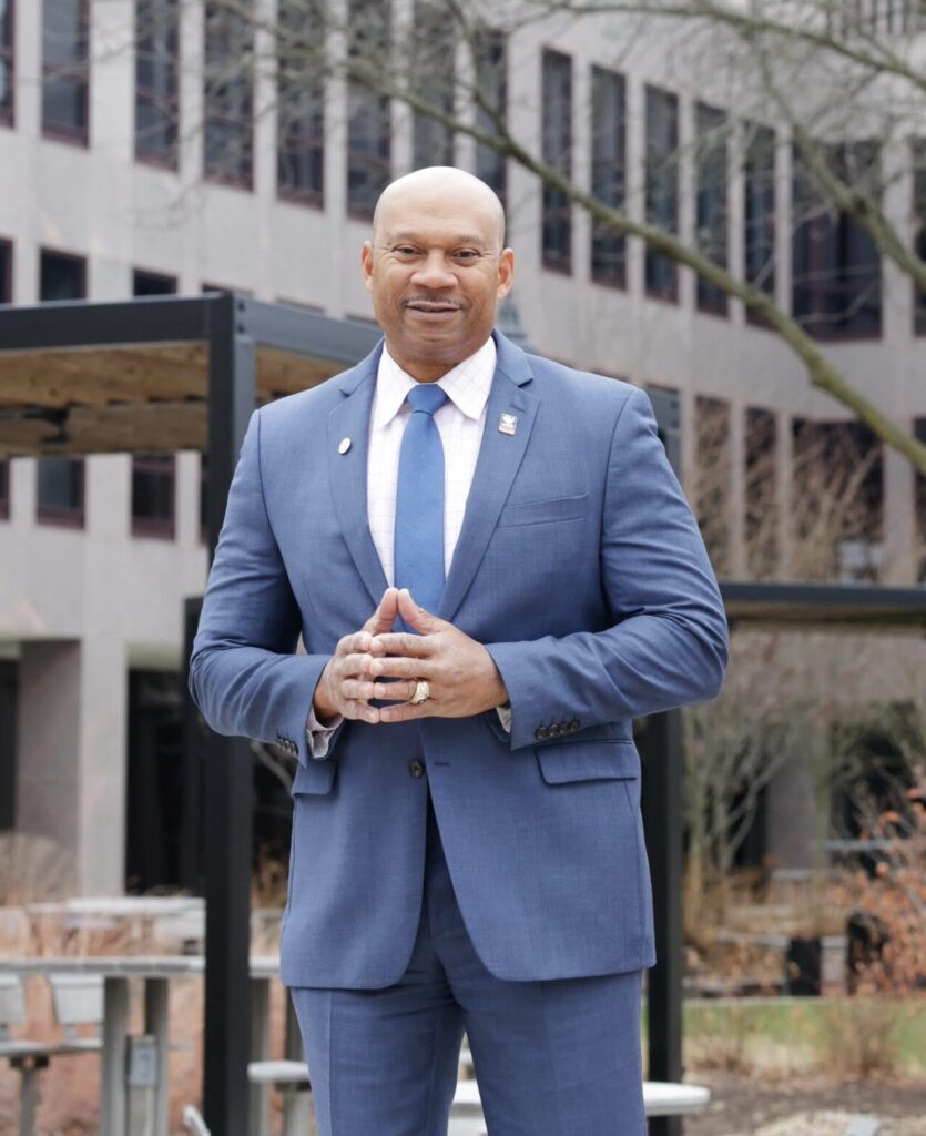 Benny, Naperville Municipal Center